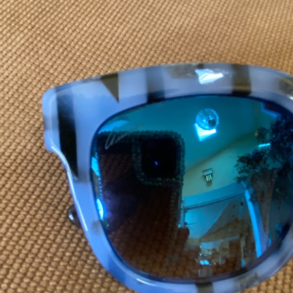 New - Gucci Blue Mirrored Sunglasses - Picture 3 of 6